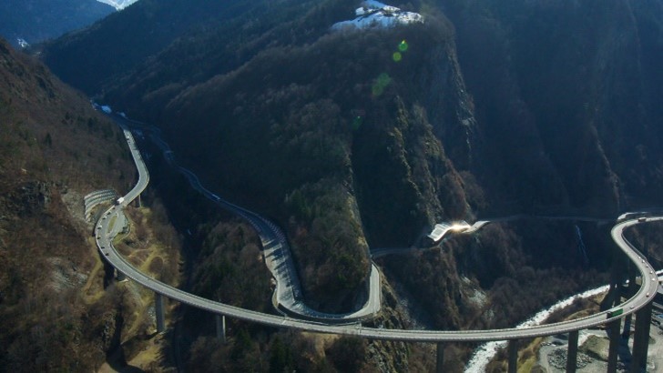 Viaducs des Egratz sur la Route Blanche RN205 vue du ciel ©ATMB